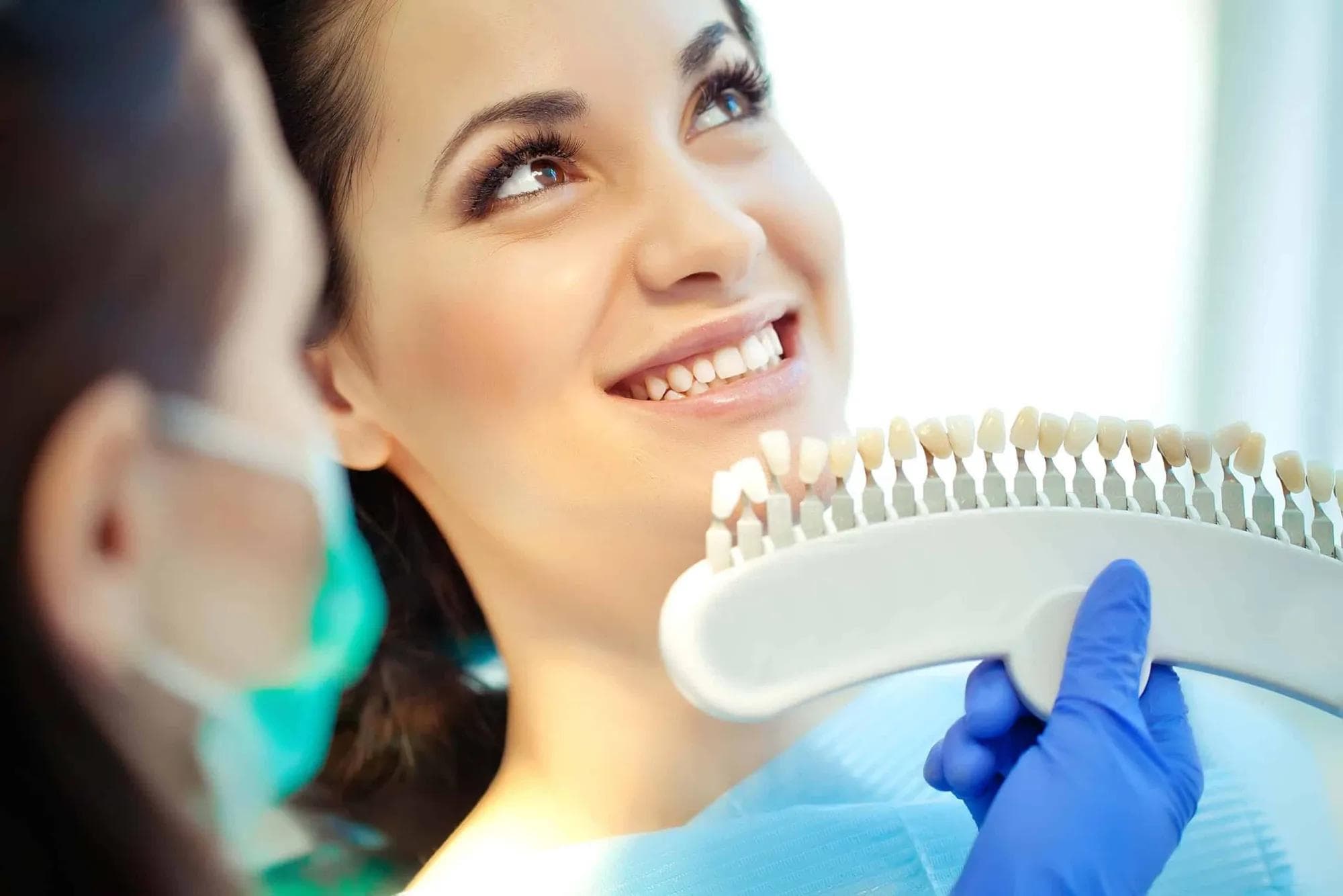 en jente og skallfasetter